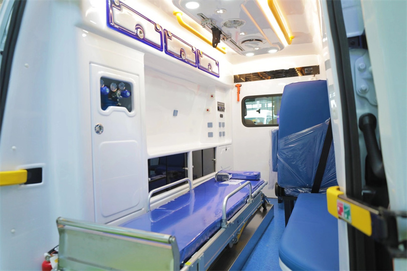 福特V362吸塑一体救护车(国VI)